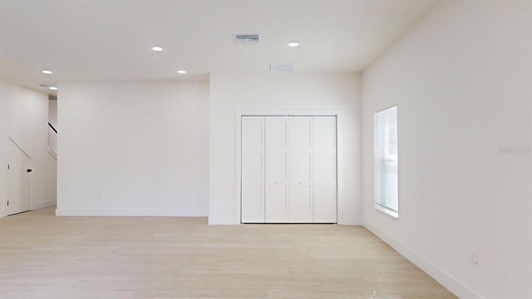 Spacious, unfurnished interior of a new home in , Tampa (Image 57).