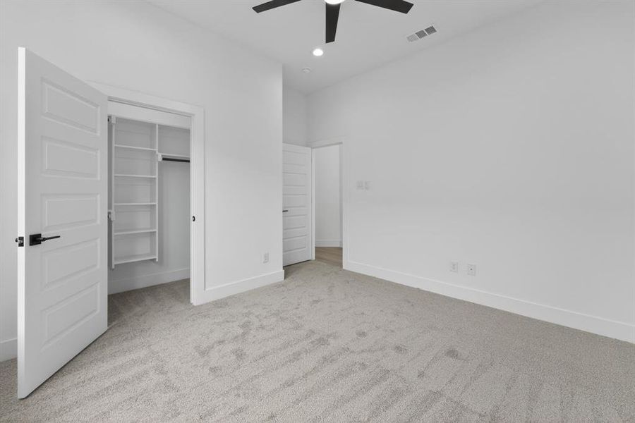 Spacious, unfurnished interior of a new home in , Dallas (Image 17).