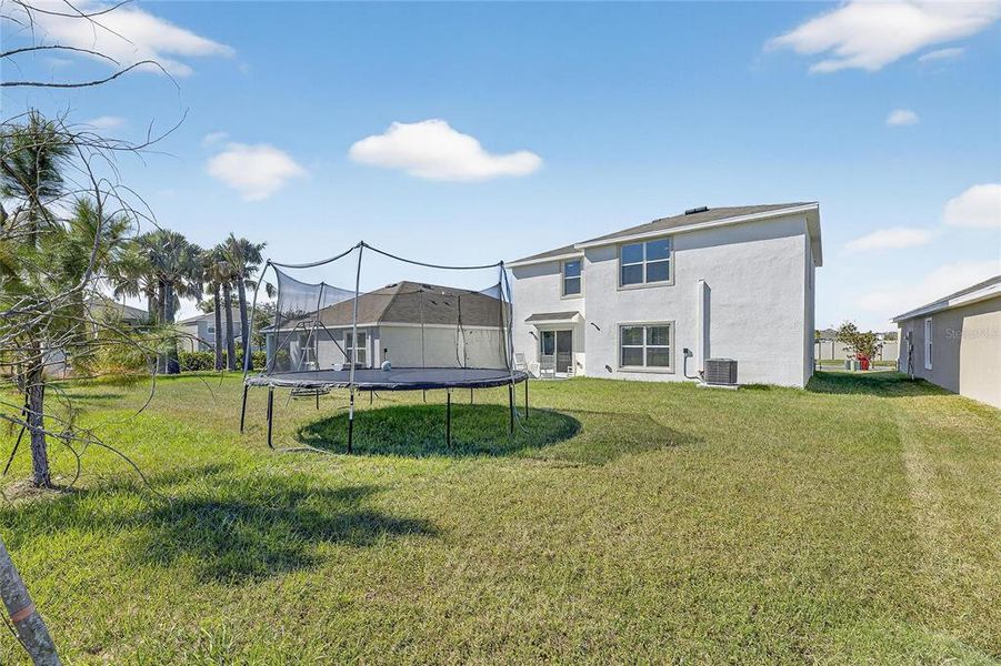 Exterior details and patio area of a home in North Park Isle, Plant City (Image 3).