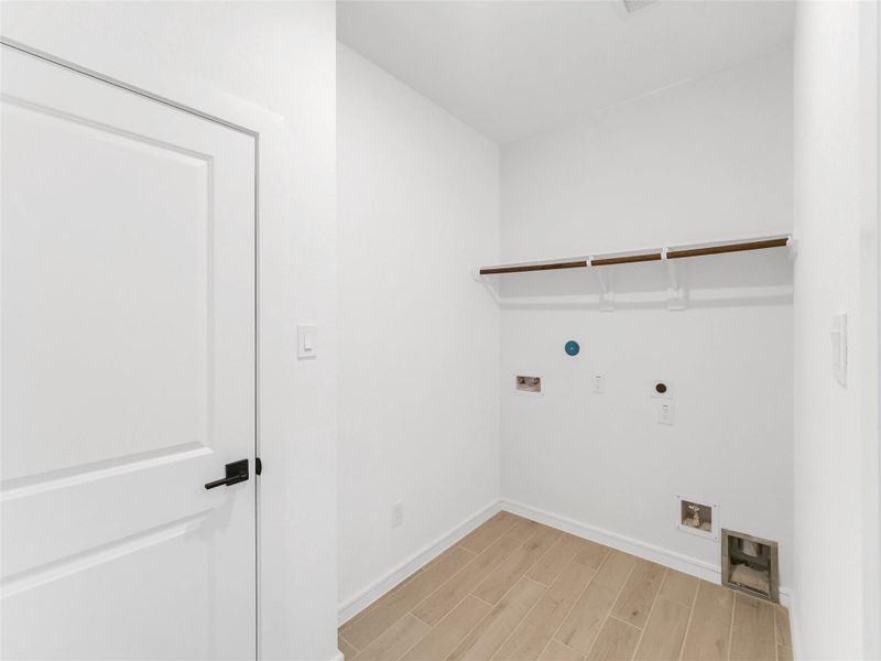 Spacious, unfurnished interior of a new home in Oakberry Trails, Waller (Image 28).