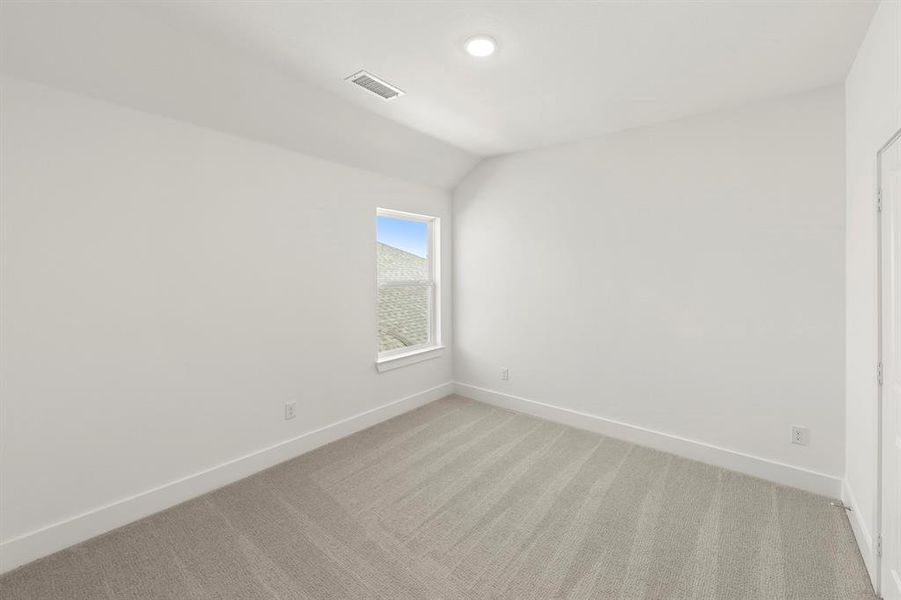 Spacious, unfurnished interior of a new home in Painted Tree, McKinney (Image 25).