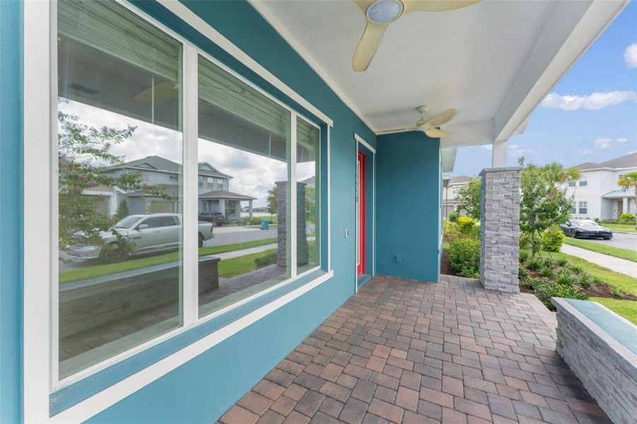 Exterior details and patio area of a home in , Orlando (Image 29).