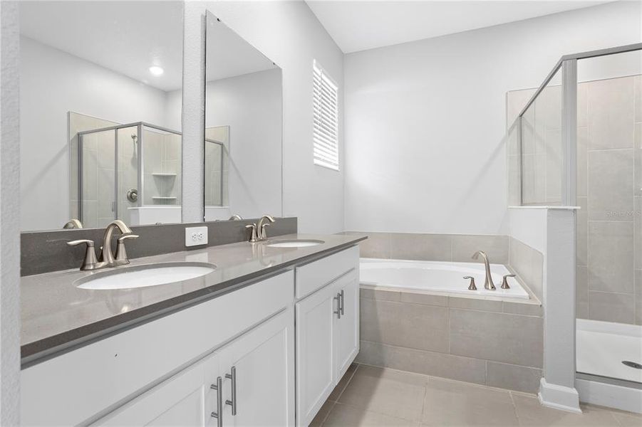 Furnished interior view inside a new home in , Davenport (Image 13).