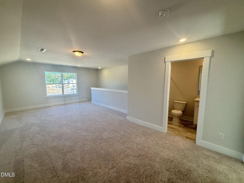 Loft with Full Bathroom