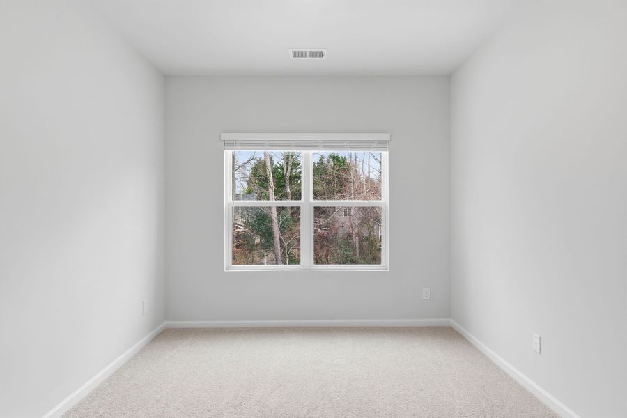 Spacious, unfurnished interior of a new home in Lakeview Village, Charlotte (Image 26).