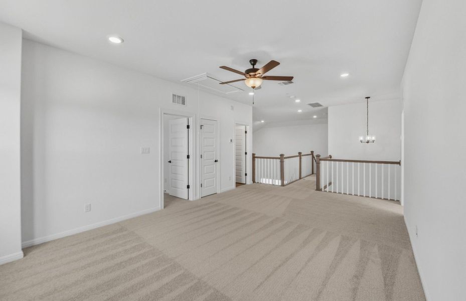 Spacious, unfurnished interior of a new home in Bluffview Reserve, Leander (Image 37).