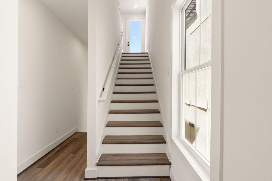 Spacious, unfurnished interior of a new home in , Houston (Image 21).