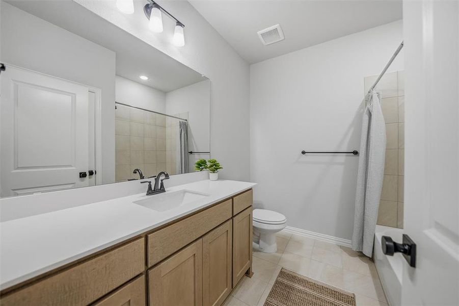 Furnished interior view inside a new home in Morningstar, Aledo (Image 10).