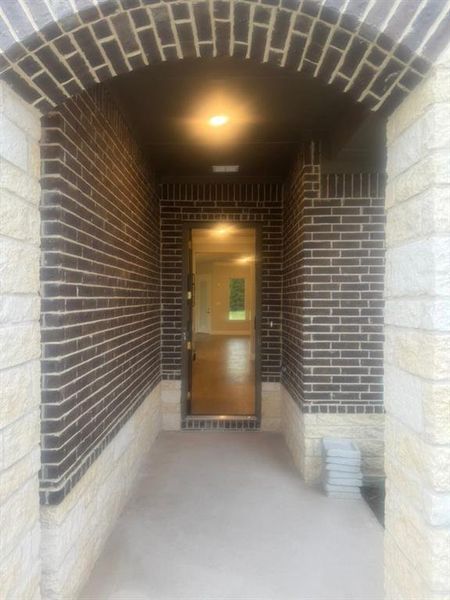 Exterior details and patio area of a home in King Crossing Estates, Van Alstyne (Image 4).
