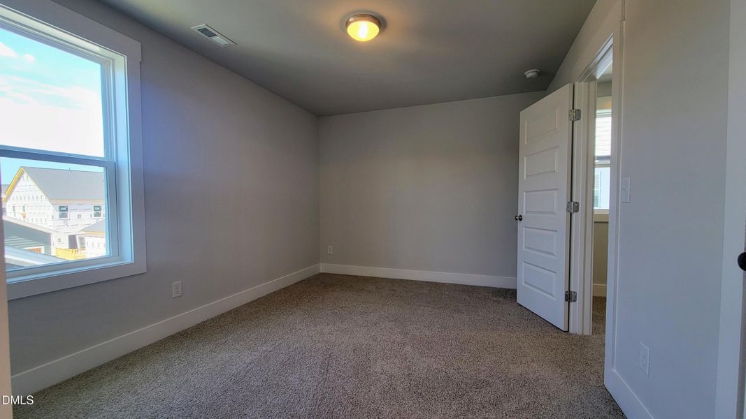 Secondary Bed - Yin & Yang Interior