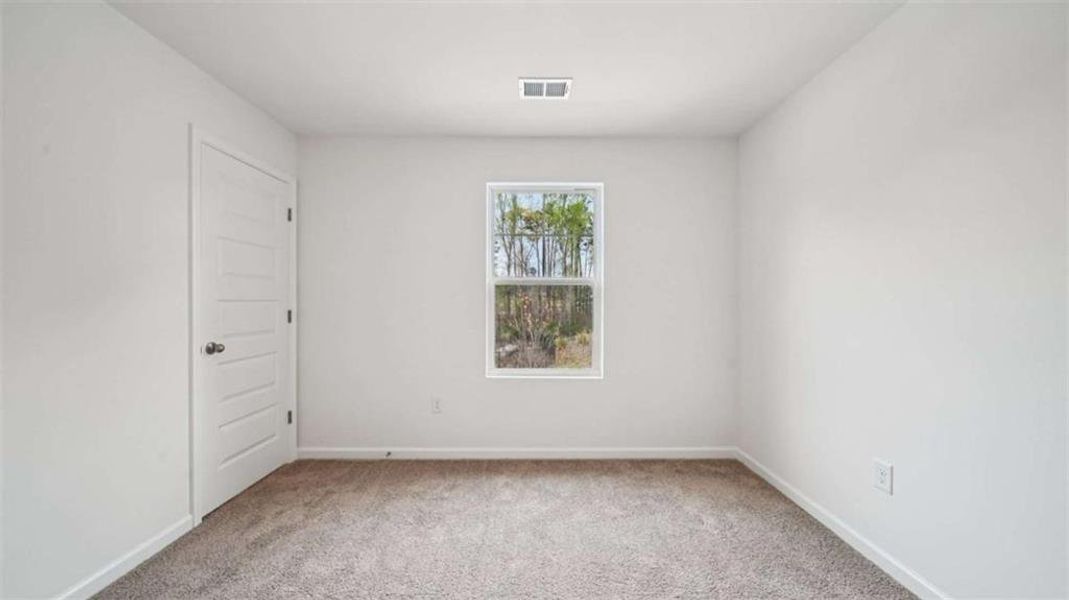 Spacious, unfurnished interior of a new home in Sherwood Manor, College Park (Image 32).