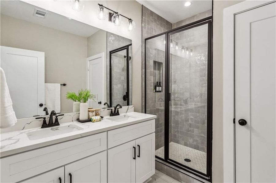 Image 30 of a home in Avenue at Oakland City.