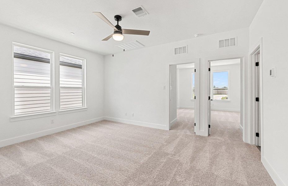 Spacious, unfurnished interior of a new home in Northpoint at Old Settlers, Round Rock (Image 17).