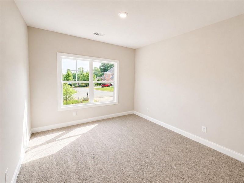 Spacious, unfurnished interior of a new home in , Jefferson (Image 35).