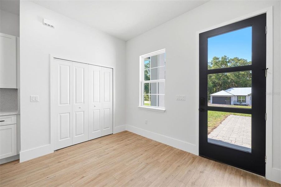 Spacious, unfurnished interior of a new home in , Ocala (Image 34).