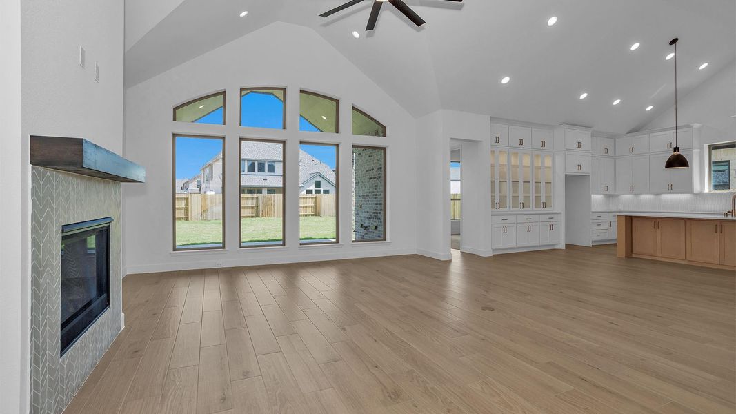 Spacious, unfurnished interior of a new home in Elyson, Katy (Image 6).