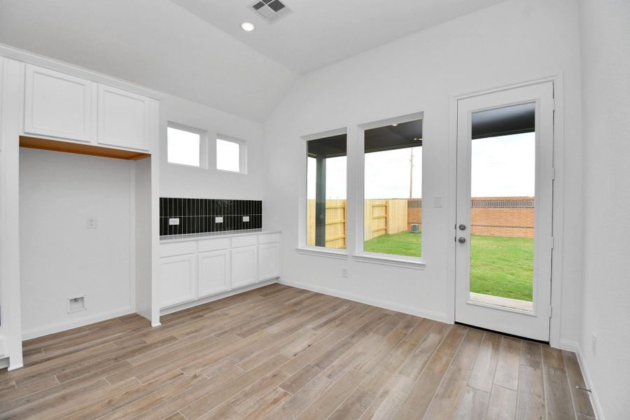 Spacious, unfurnished interior of a new home in Elyson, Katy (Image 27).