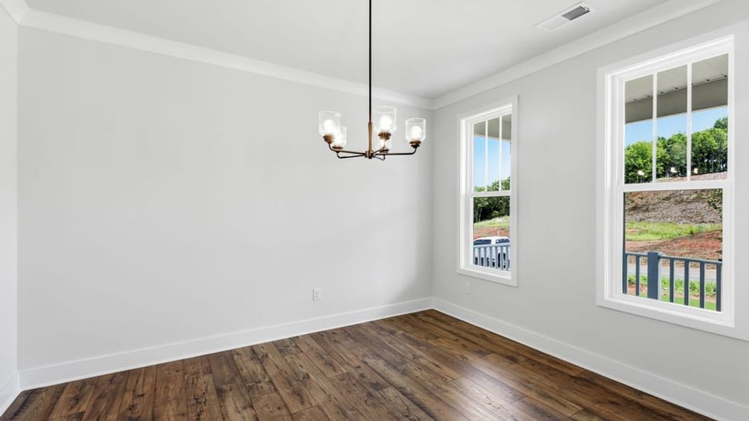 Spacious, unfurnished interior of a new home in Sunset Summits, Spartanburg (Image 14).