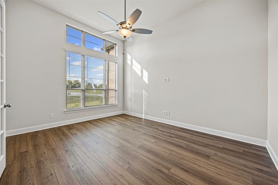 Spacious, unfurnished interior of a new home in Tuscan Estates (1 Acre Lots), Waxahachie (Image 16). Spacious, unfurnished interior of a new home in Tuscan Estates (1 Acre Lots), Waxahachie (Image 16).