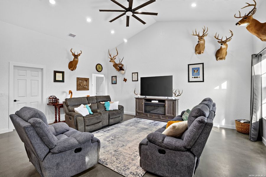 Furnished interior view inside a new home in , Kenedy (Image 8).