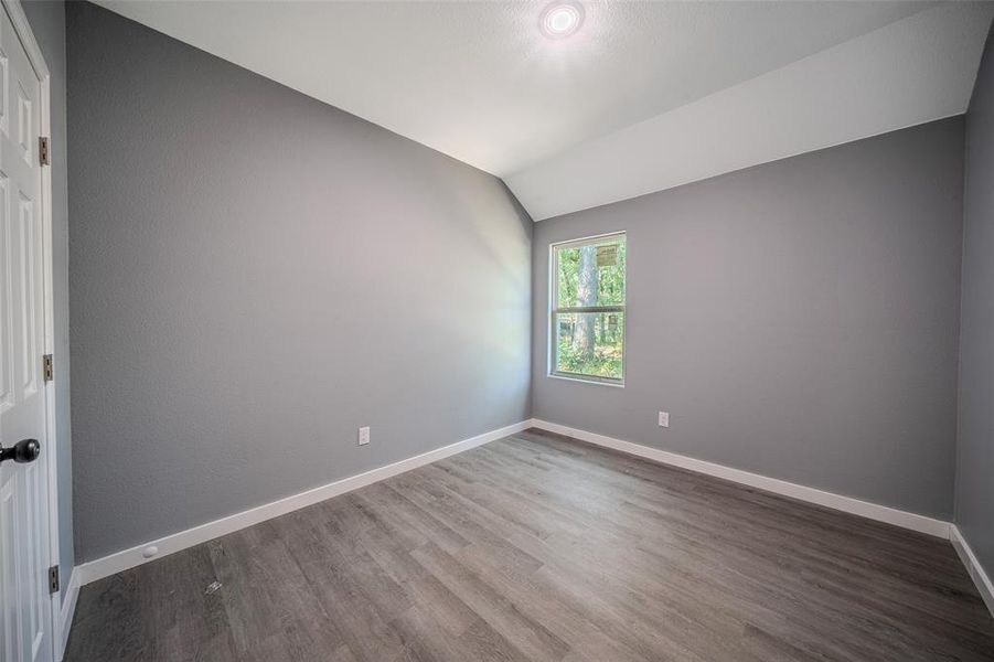 Spacious, unfurnished interior of a new home in , Payne Springs (Image 26).