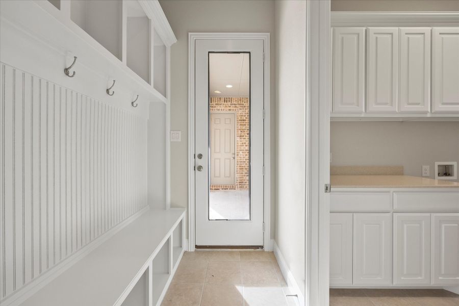 Representative unfurnished interior of a home built from the Riverdale by Windsor Homes in Ridge Pointe Estates, McLendon-Chisholm (Image 26).