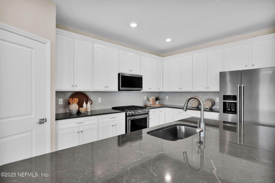 Furnished interior view inside a new home in Murray Farms, Middleburg (Image 8).