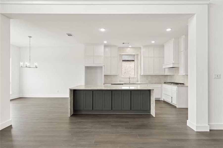 09. 991 Georgetown - Kitchen