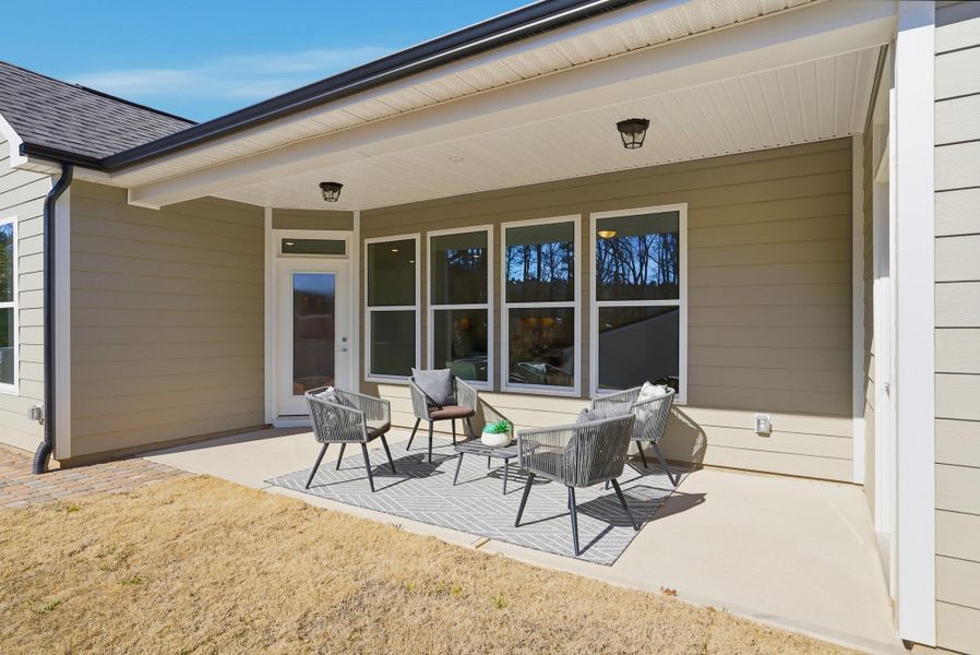 Exterior details and patio area of a home in Rone Creek, Waxhaw (Image 34).