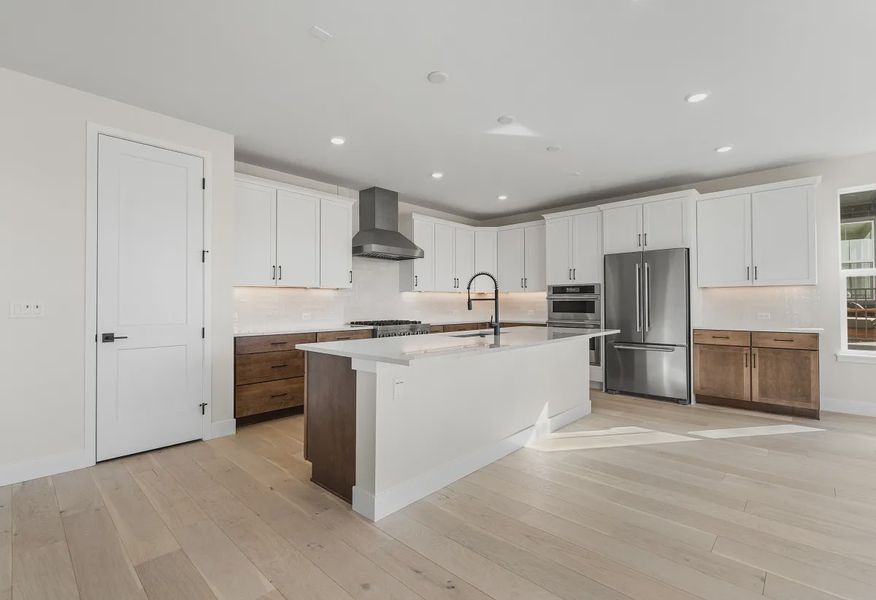 Homesite 15 Kitchen - 6 of 18