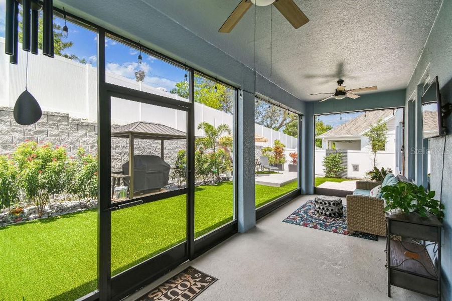 Furnished interior view inside a new home in , Tarpon Springs (Image 7).