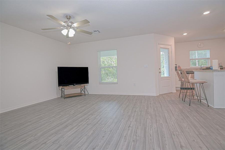 Spacious, unfurnished interior of a new home in , Kissimmee (Image 19).