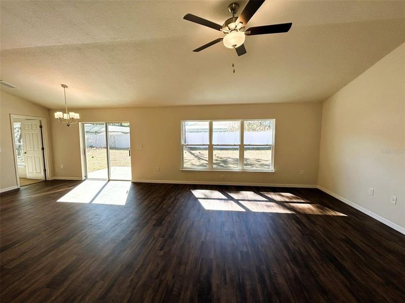 Spacious, unfurnished interior of a new home in , Citrus Springs (Image 12).