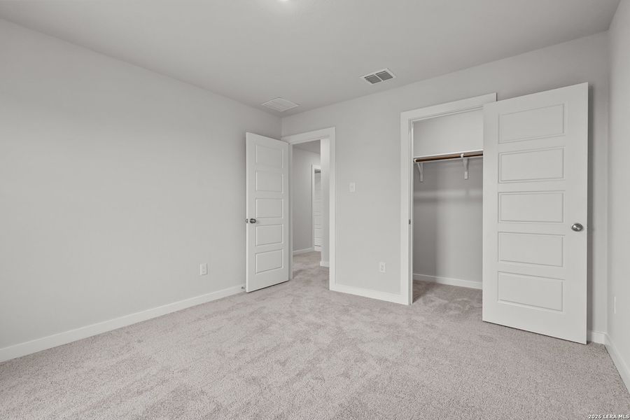 Spacious, unfurnished interior of a new home in Park Place, New Braunfels (Image 31).