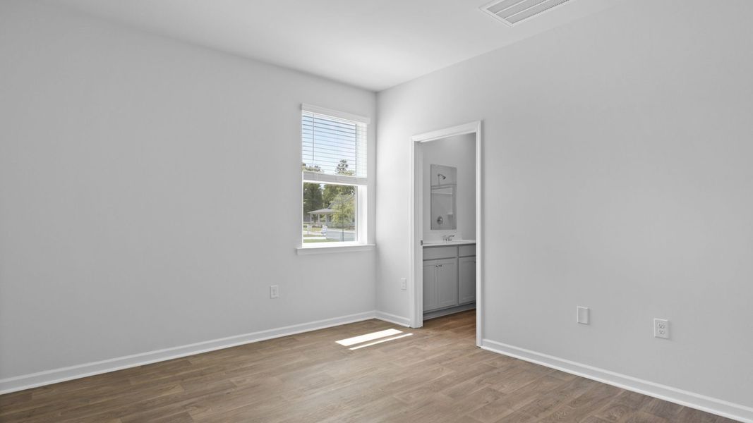 Representative unfurnished interior of a home built from the PERRY by D.R. Horton in North Shore, Summerton (Image 17).