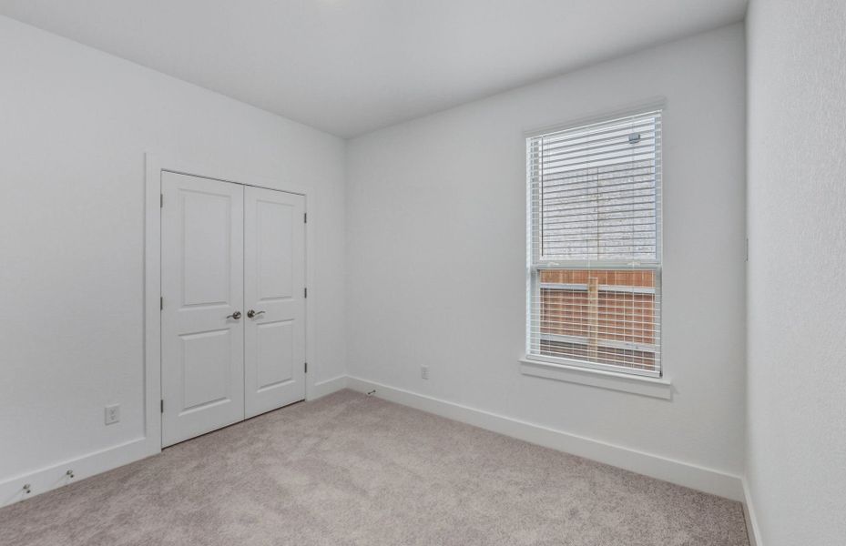 Spacious, unfurnished interior of a new home in Saddleback at Santa Rita Ranch, Liberty Hill (Image 38).