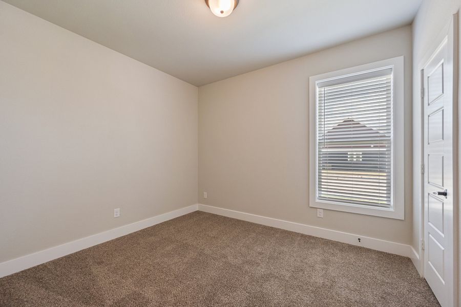 Representative unfurnished interior of a home built from the Isibelle by Heritage Towne in Heritage Towne, Midlothian (Image 24).