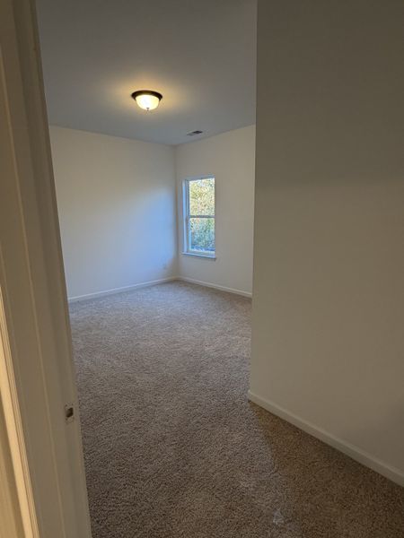 Spacious, unfurnished interior of a new home in Marlin Pointe, White House (Image 14).