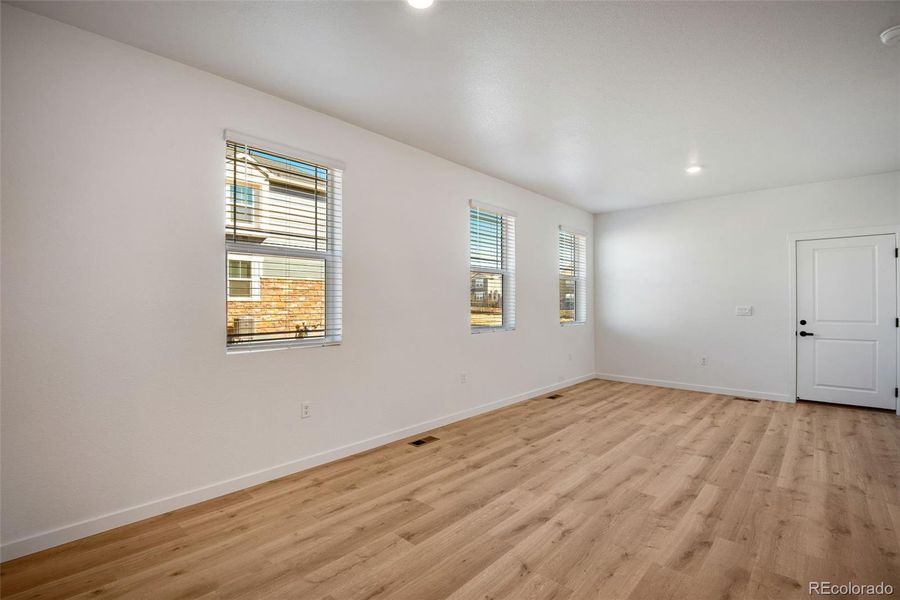 Spacious, unfurnished interior of a new home in Horizon Uptown, Aurora (Image 35). Spacious, unfurnished interior of a new home in Horizon Uptown, Aurora (Image 35).