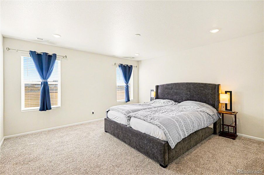 Furnished interior view inside a new home in Murphy Creek, Aurora (Image 19).