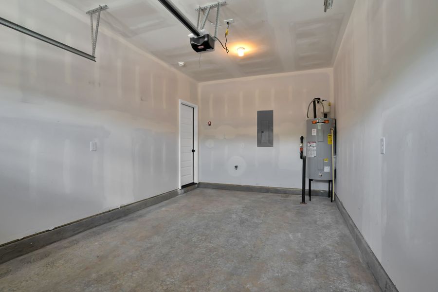 Representative unfurnished interior of a home built from the Nantucket by Parkside Builders in The Woods, Gallatin (Image 32).