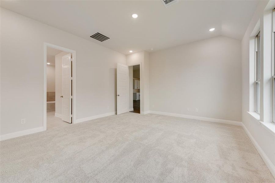 Spacious, unfurnished interior of a new home in Sutton Fields, Celina (Image 33).