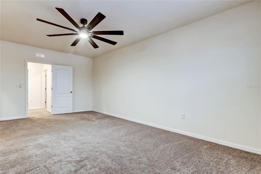 Spacious, unfurnished interior of a new home in Lakes at Laurel Highlands, Lakeland (Image 45).