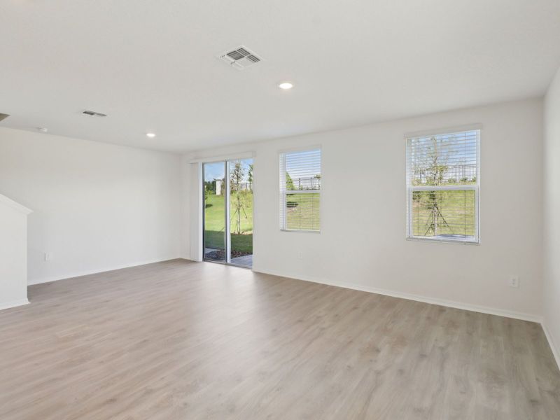 Spacious, unfurnished interior of a new home in Cagan Crossings West, Clermont (Image 7). Spacious, unfurnished interior of a new home in Cagan Crossings West, Clermont (Image 7).