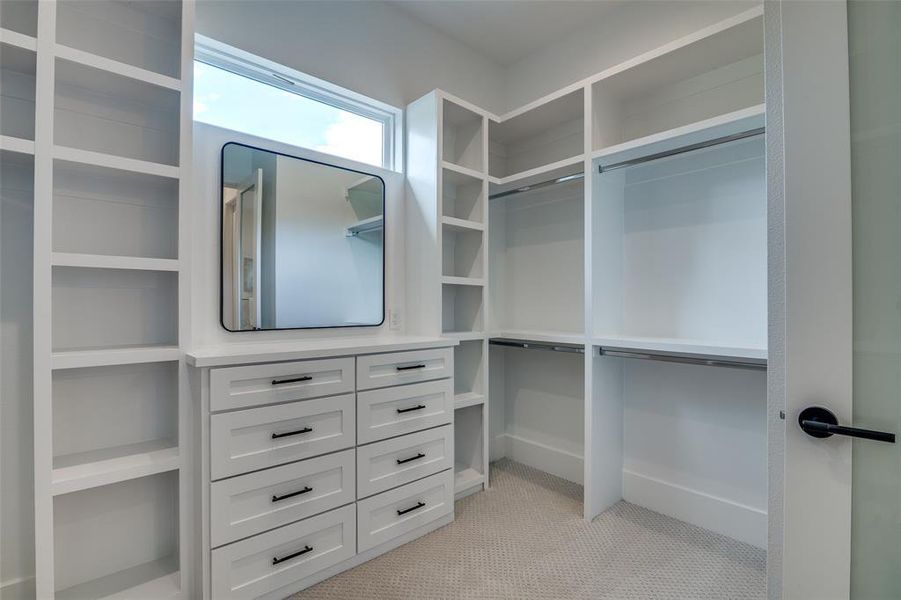 Spacious, unfurnished interior of a new home in , Richardson (Image 18).