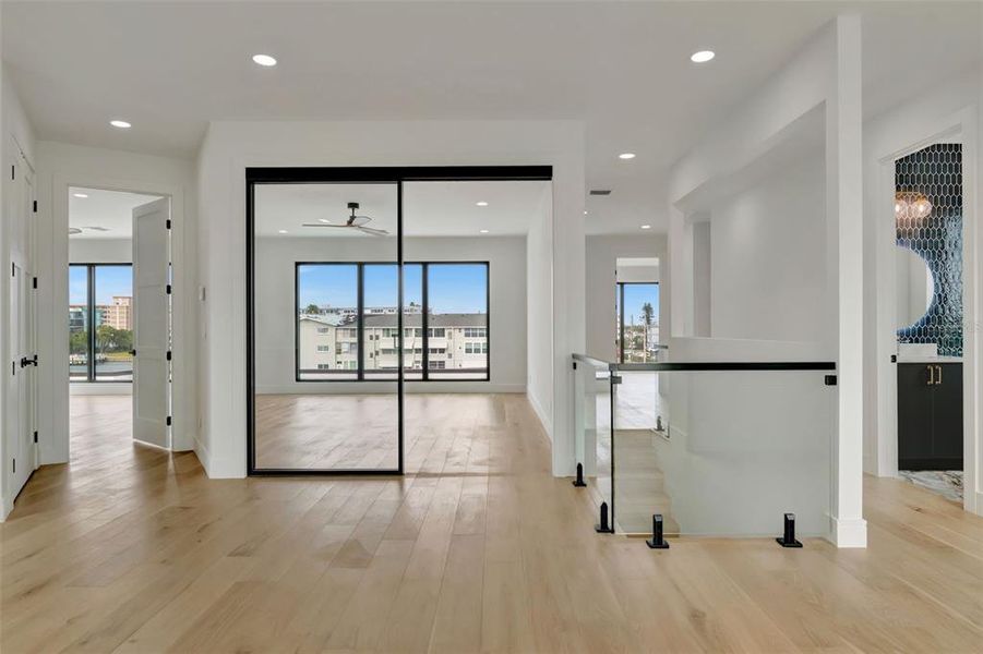 Spacious, unfurnished interior of a new home in , St. Petersburg (Image 57).