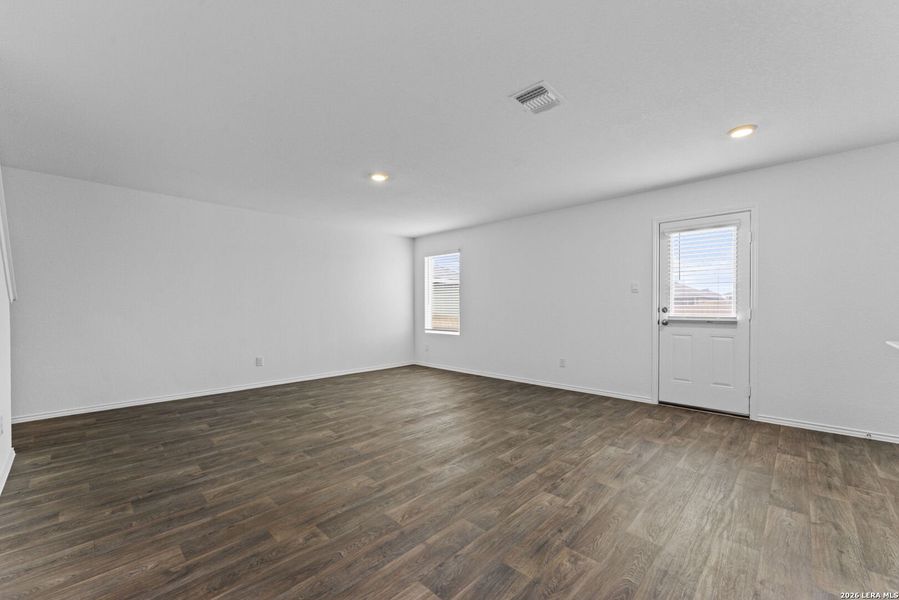 Spacious, unfurnished interior of a new home in Preserve at Medina, Von Ormy (Image 18). Spacious, unfurnished interior of a new home in Preserve at Medina, Von Ormy (Image 18).