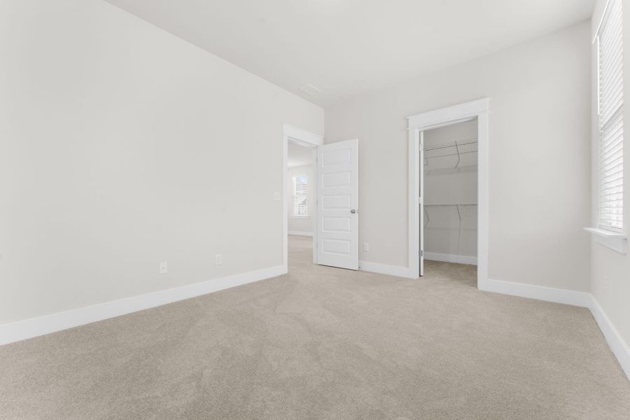 Spacious, unfurnished interior of a new home in Carnes Crossroads, Summerville (Image 39).