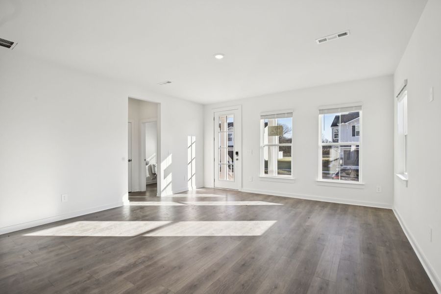 Spacious, unfurnished interior of a new home in Greystone - Vista Townhomes, Smyrna (Image 11).
