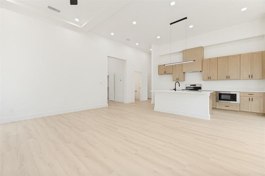 Spacious, unfurnished interior of a new home in , Dallas (Image 15). Spacious, unfurnished interior of a new home in , Dallas (Image 15).